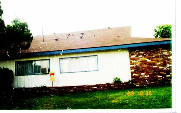 1522 E Locust Ave in Orange, CA - Building Photo - Building Photo