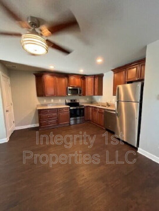 6311 NE 44th St in Kansas City, MO - Building Photo