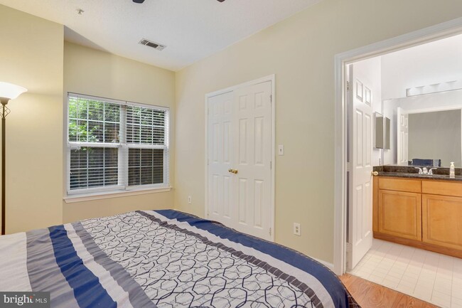 1720 Lake Shore Crest Dr-Unit -5 in Reston, VA - Building Photo - Building Photo