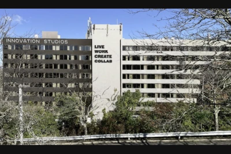 Innovation Studios in Danbury, CT - Foto de edificio