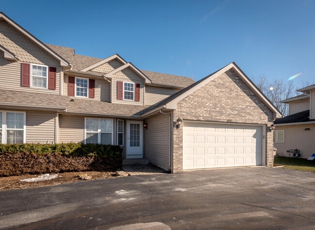 8679 Old Green Bay Rd in Pleasant Prairie, WI - Building Photo - Building Photo