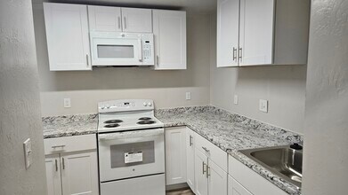 1180 S Cove View Rd, Unit 1 in Richfield, UT - Foto de edificio - Building Photo