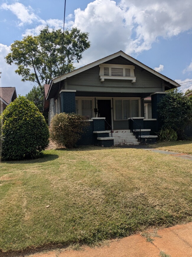 property at 816 Goldwire St SW