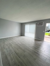 201 N Montague Ave in Fullerton, CA - Foto de edificio - Building Photo