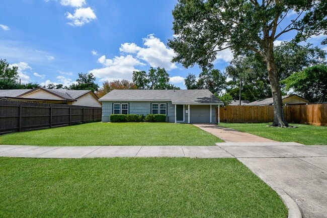 1957 Norcrest Dr in Houston, TX - Building Photo - Building Photo