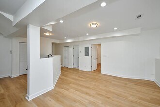 1633 W Farwell Ave in Chicago, IL - Building Photo - Building Photo
