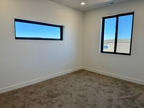 2717 S Howard Ln in Cedar City, UT - Foto de edificio - Building Photo