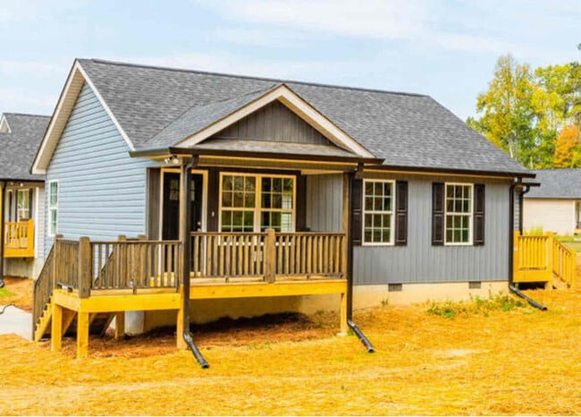 627 Fondel Ln in Tunnel Hill, GA - Building Photo - Building Photo