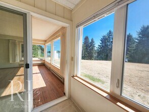 515 NW Heritage Ln in Bremerton, WA - Building Photo - Building Photo