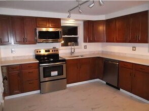 2617 Bethel Crest Dr in Bethel Park, PA - Building Photo - Building Photo