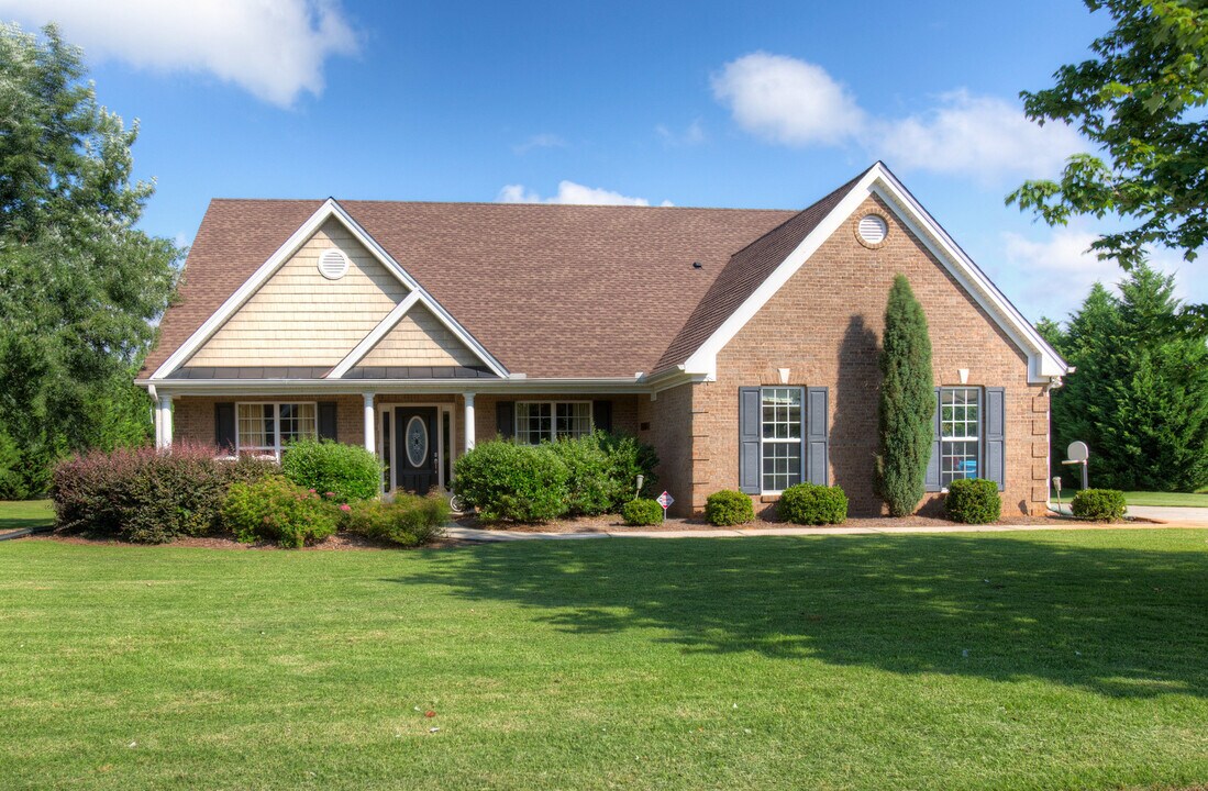 1031 Sapphire Trail in Bogart, GA - Building Photo