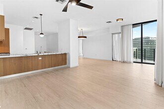 2831 S Bayshore Dr in Miami, FL - Building Photo - Building Photo