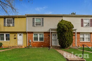 12345 Bonfire Dr in Reisterstown, MD - Building Photo