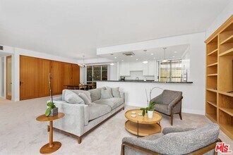 515 Ocean Ave in Santa Monica, CA - Building Photo - Building Photo