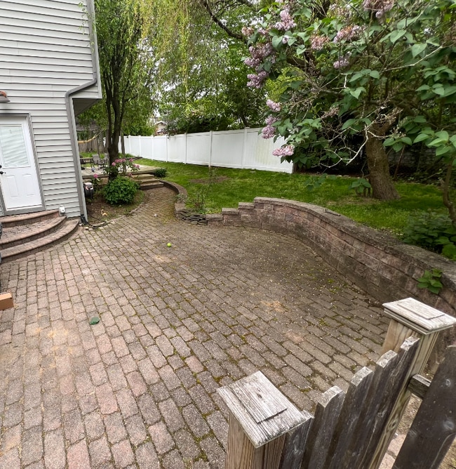 33 Laurel Rd in Kings Park, NY - Building Photo - Building Photo