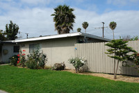 2275 Pomona Ave in Costa Mesa, CA - Foto de edificio - Building Photo