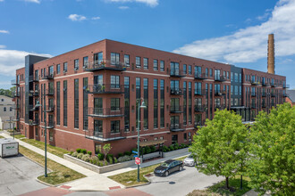 Battery Park Lofts Apartments in Cleveland, OH - Foto de edificio - Building Photo