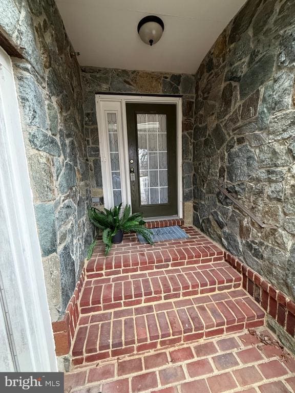 property at 2107 Idlewild Blvd