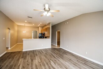 9135 Prosperity Lake Dr in Jacksonville, FL - Building Photo - Building Photo
