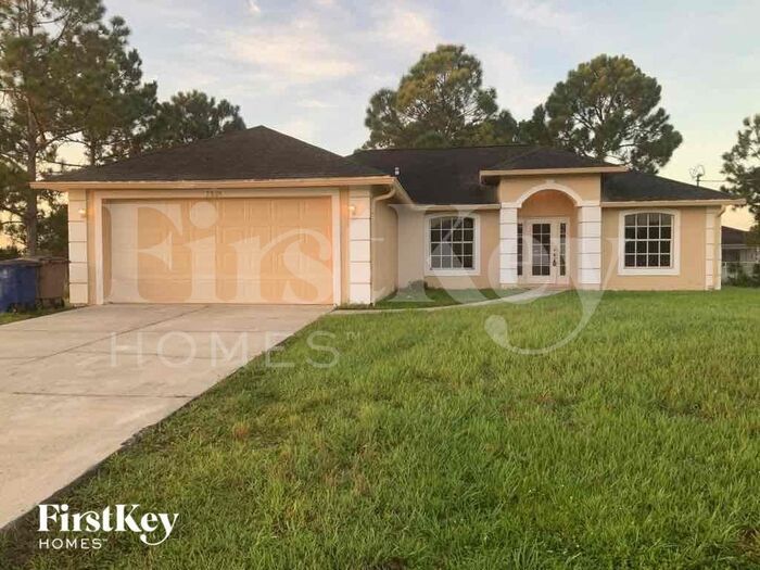 2805 18th St SW in Lehigh Acres, FL - Building Photo