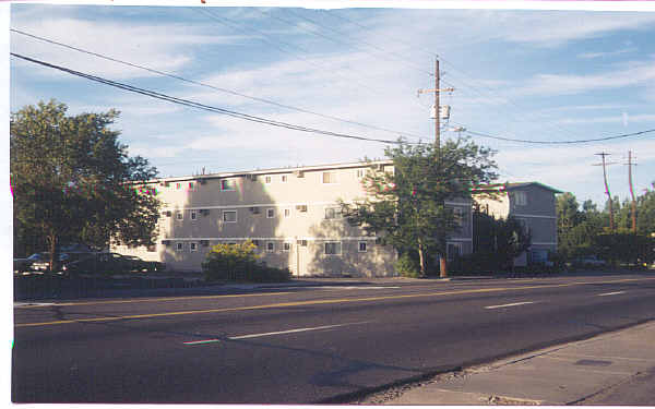 Deer Park Apartments in Sparks, NV - Building Photo - Building Photo