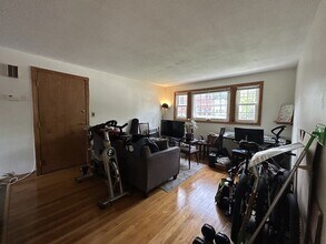 777 Lagrange St, Unit 4 in Boston, MA - Building Photo - Building Photo