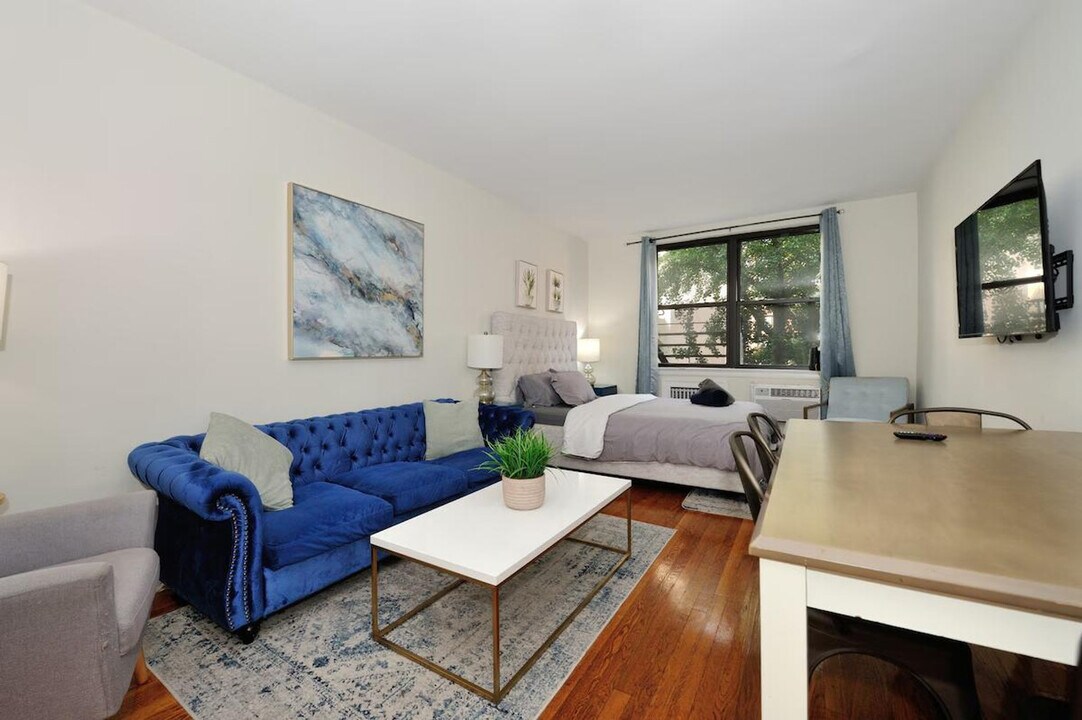1458 York Ave in New York, NY - Building Photo