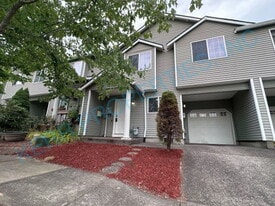 714 SE Palmblad Pl in Gresham, OR - Building Photo