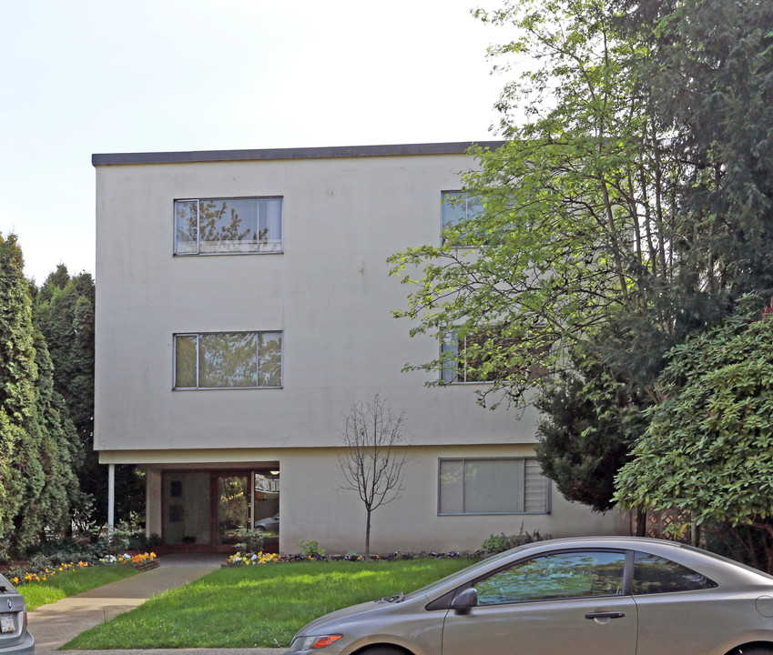 Noraleen in Vancouver, BC - Building Photo