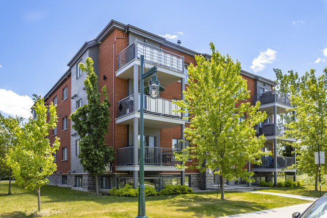 4137 Ouellette in Longueuil, QC - Building Photo - Building Photo