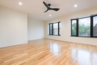 3429 W Fullerton Ave in Chicago, IL - Building Photo - Building Photo