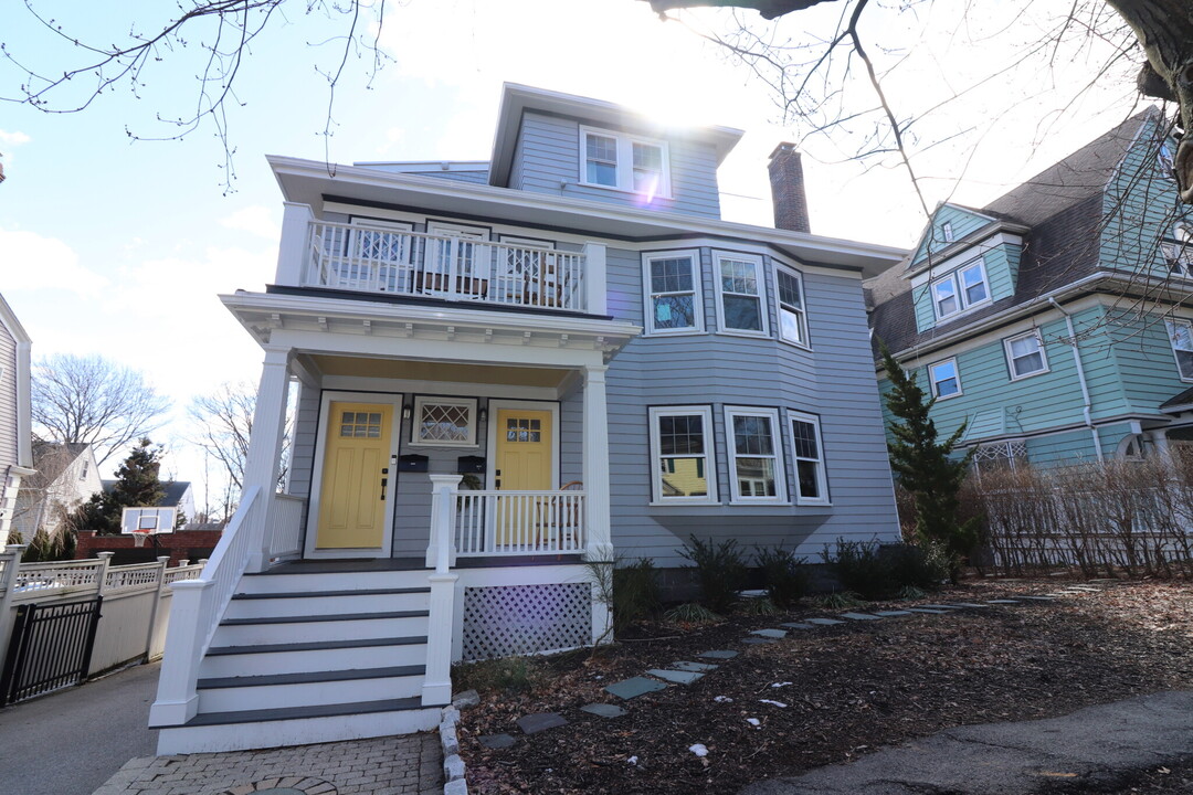 12 Greenough St, Unit 1 in Brookline, MA - Building Photo