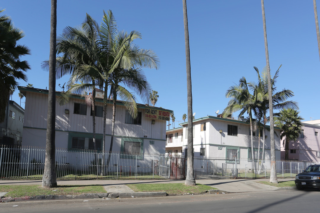 957-961 S Westmoreland Ave in Los Angeles, CA - Foto de edificio