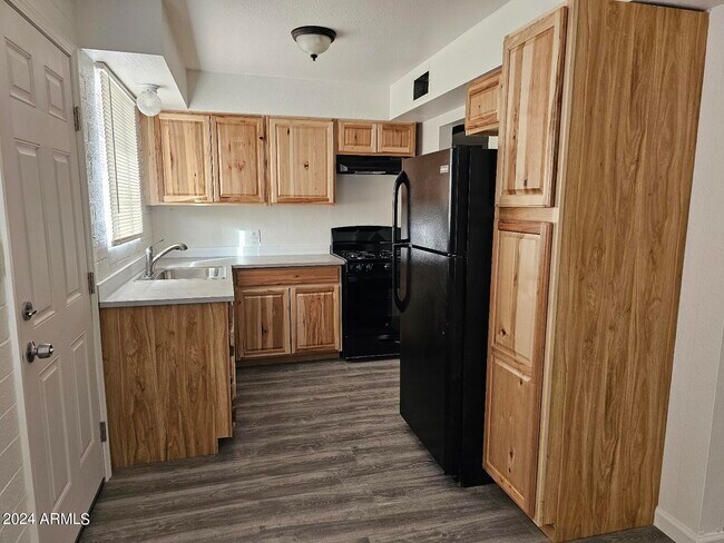 2401 N Amarillo St in Casa Grande, AZ - Building Photo - Building Photo