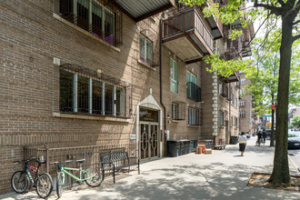 717 Bedford Ave in Brooklyn, NY - Building Photo - Building Photo