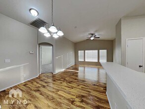 2590 Alias Smith Dr in Henderson, NV - Foto de edificio - Building Photo