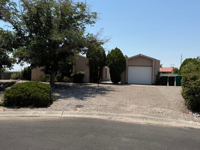 property at 1540 Glendale Ct SE