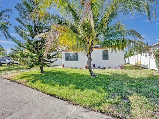 905 SW 22nd St in Fort Lauderdale, FL - Building Photo - Building Photo