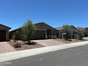19913 W Palo Verde Dr in Litchfield Park, AZ - Foto de edificio - Building Photo