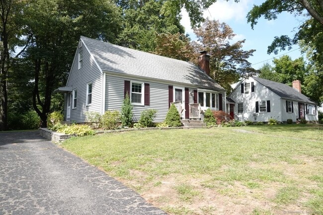 87 Henry St in Windsor, CT - Building Photo - Building Photo