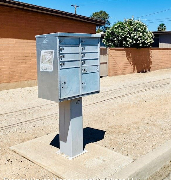 Sahuara Apartments in Tucson, AZ - Building Photo - Building Photo