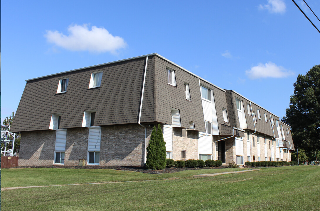 Huron River Rockwood Apartments in Rockwood, MI - Building Photo