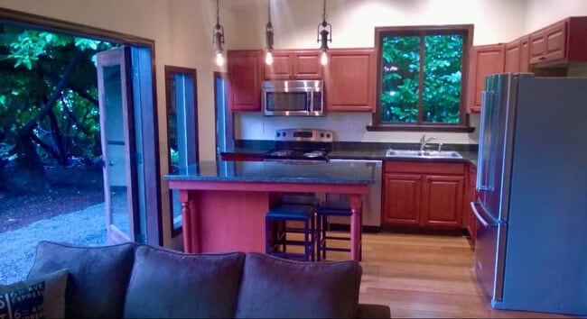 17105 SE Jones Rd in Renton, WA - Foto de edificio - Building Photo