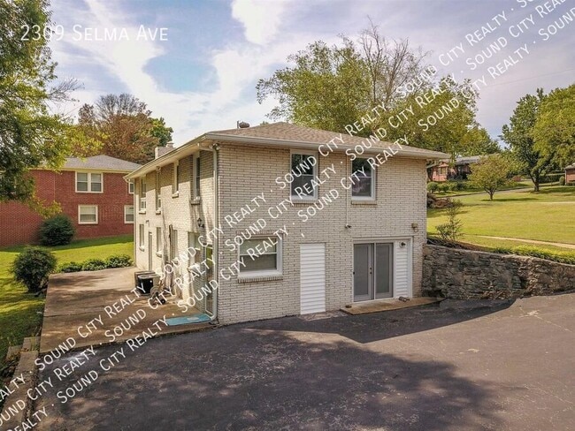 2309 Selma Ave in Nashville, TN - Building Photo - Building Photo