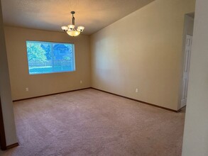 4300 NE 137th Ave in Vancouver, WA - Building Photo - Building Photo