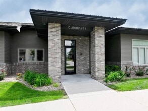 The Sterling Apartments At Kearney in Kearney, NE - Building Photo - Building Photo
