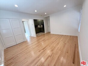 204 S Reeves Dr in Beverly Hills, CA - Building Photo - Building Photo