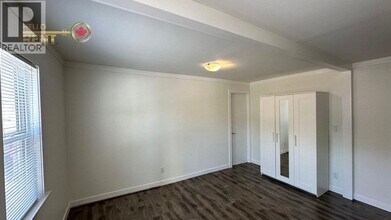 130 Lonsdale Ave in North Vancouver, BC - Building Photo - Building Photo