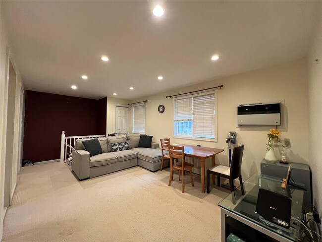 64-17 Springfield Blvd in Queens, NY - Building Photo - Building Photo