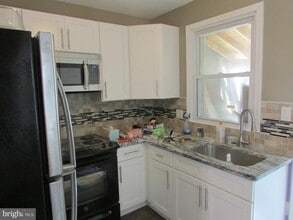2033 Granite St in Philadelphia, PA - Building Photo - Building Photo